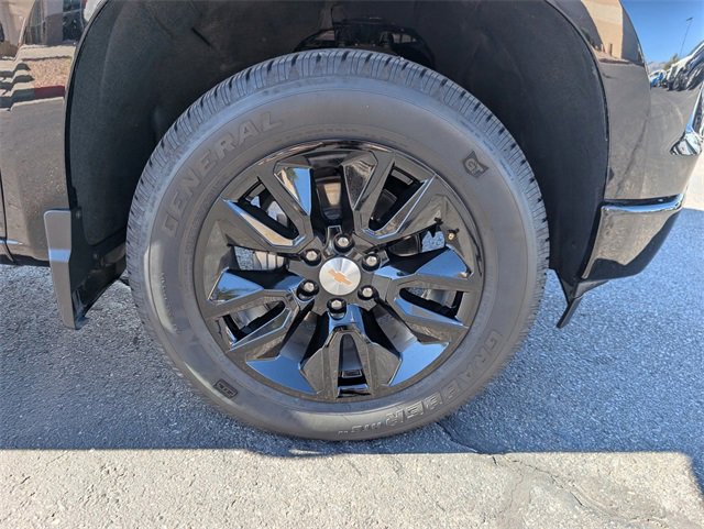 Used 2025 Chevrolet Silverado 1500 Custom image 23