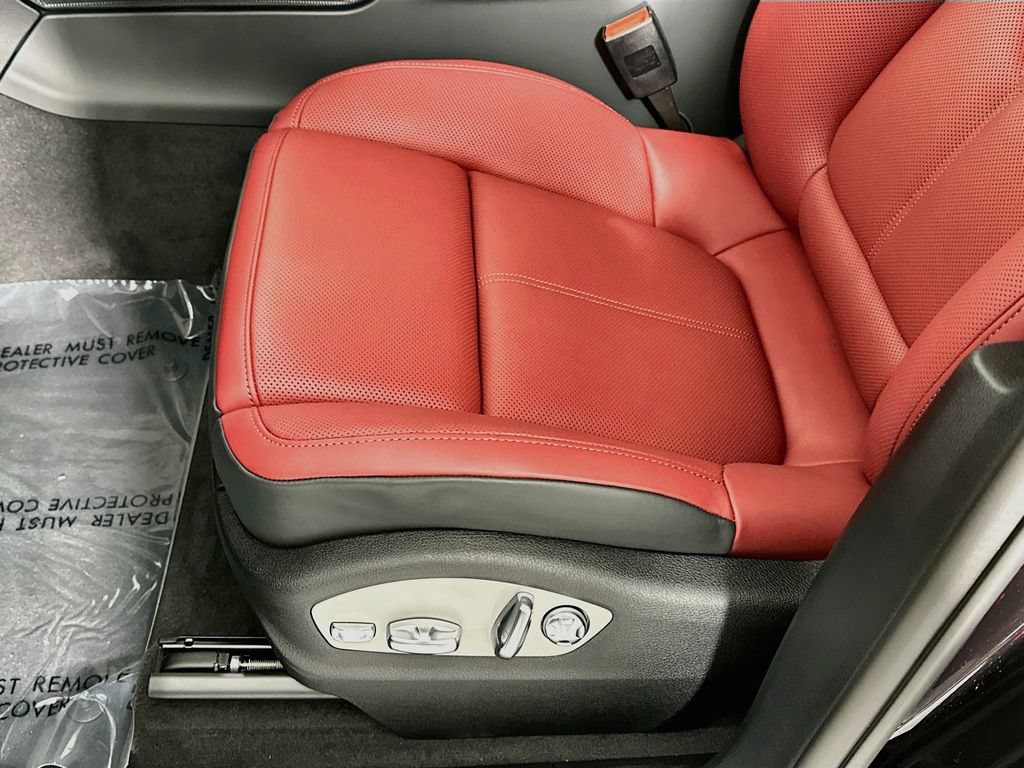 New 2026 Porsche Macan AWD/4WD image 22