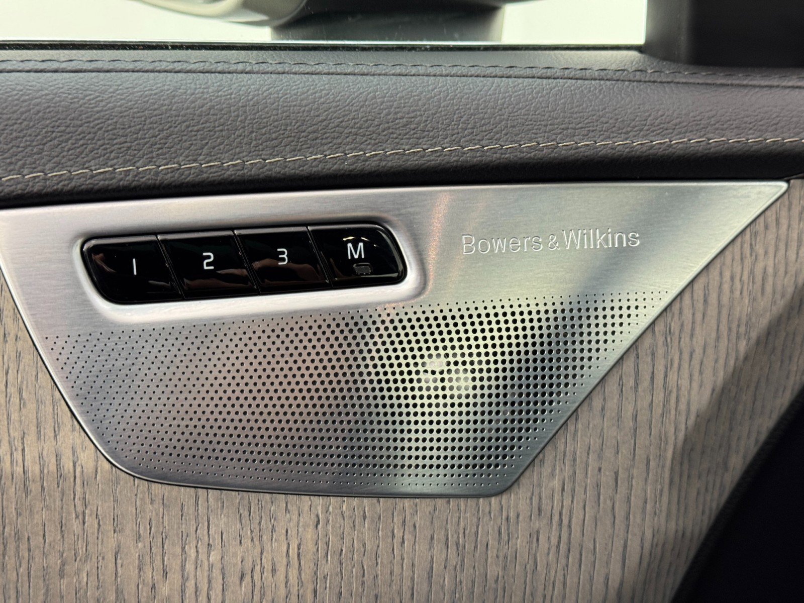 Used 2020 Volvo XC90 T8 Inscription w/ Protection Package image 18