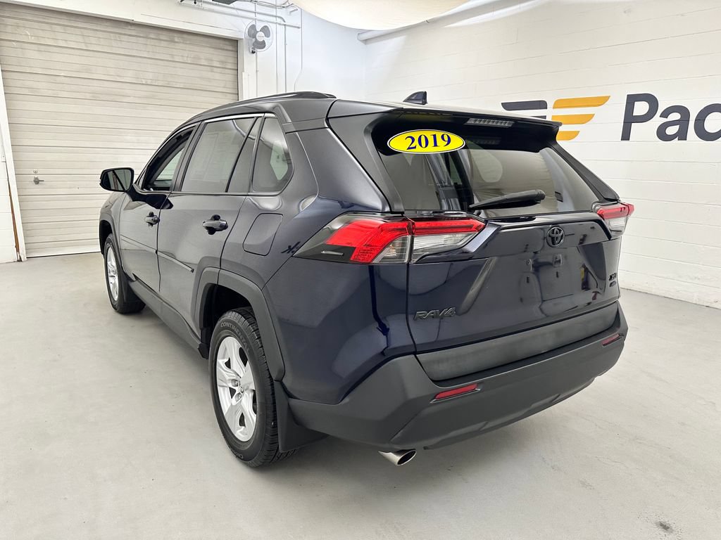 Used 2019 Toyota RAV4 XLE AWD/4WD image 6