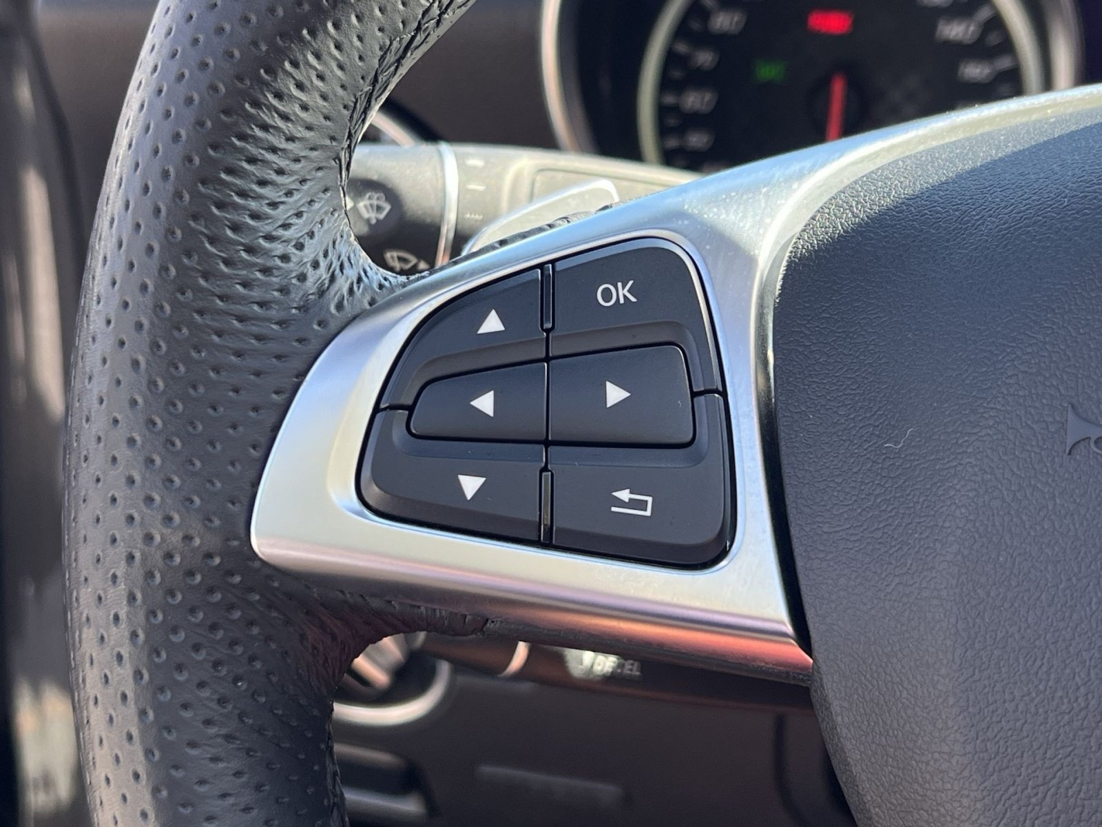 Certified 2020 Mercedes-Benz SLC 43 AMG image 36