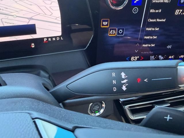 New 2027 Chevrolet Traverse RS w/ LPO, Floor Liner Package FWD image 18