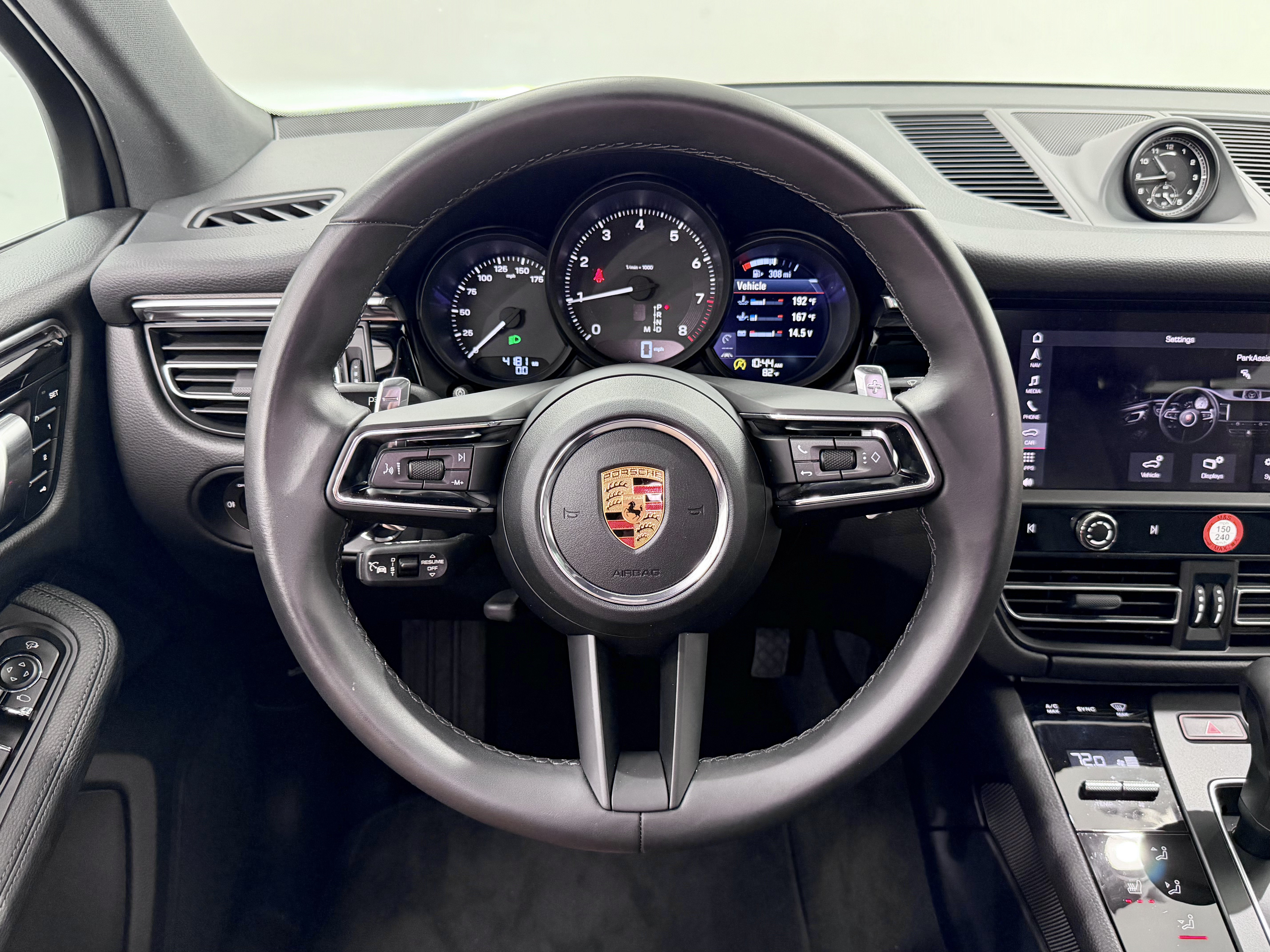 Certified 2026 Porsche Macan AWD/4WD image 42