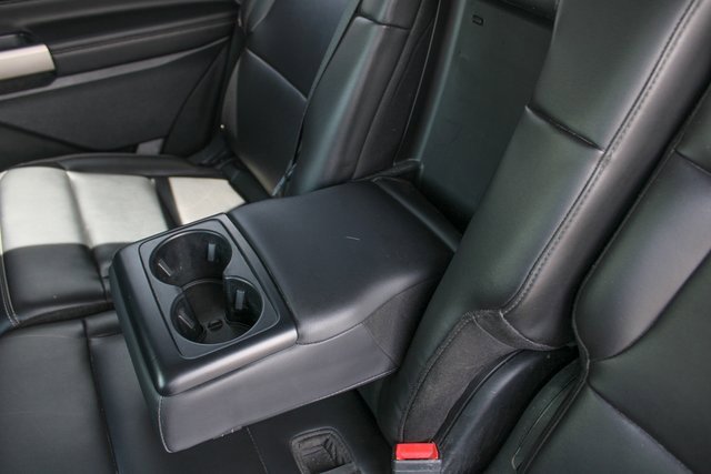 Used 2022 Ford Explorer XLT w/ Equipment Group 202A image 34