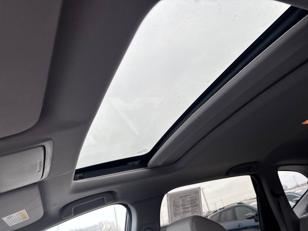 Used 2020 Honda CR-V Touring image 25