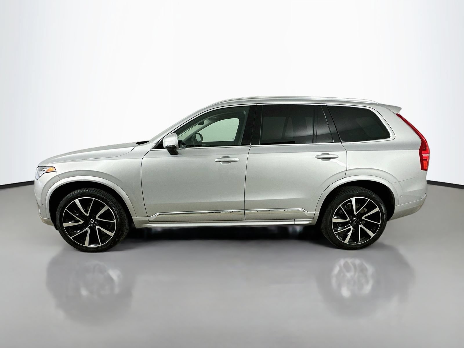 Used 2024 Volvo XC90 B6 Ultimate w/ Protection Package Premier AWD/4WD image 8