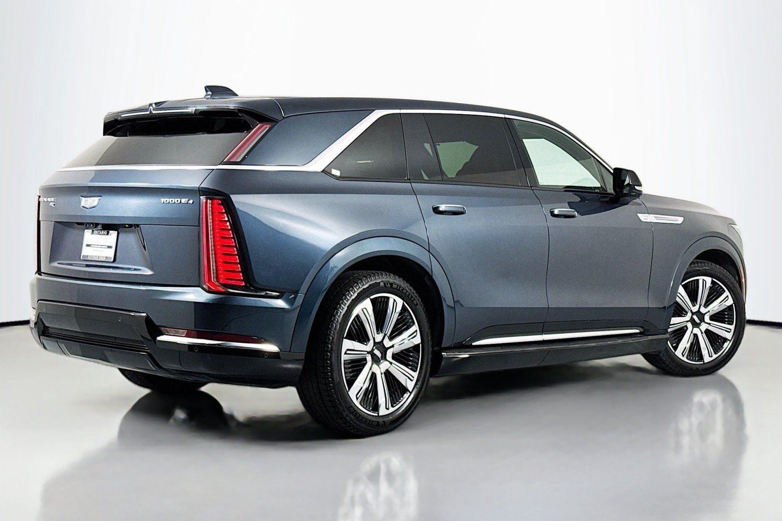 Used 2026 Cadillac Escalade IQ Luxury 2 w/ LPO, Floor Liner Package AWD/4WD image 14
