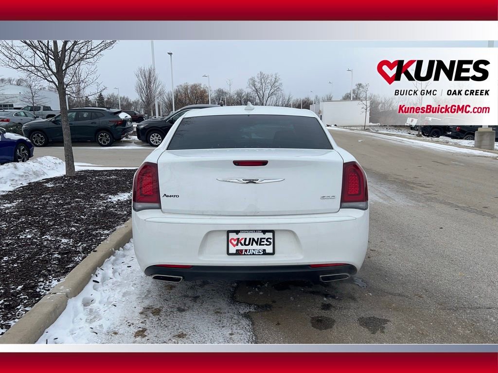 Used 2019 Chrysler 300 Touring w/ Sport Appearance Package image 5