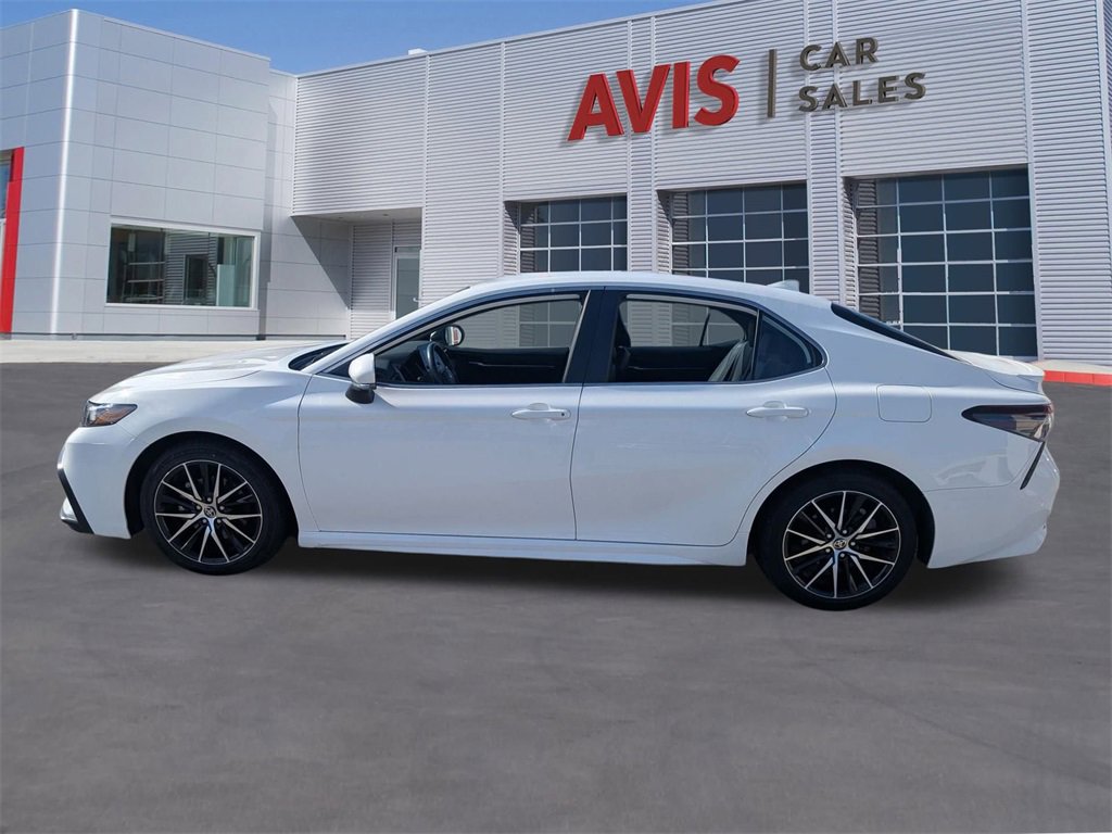 Used 2024 Toyota Camry SE image 10