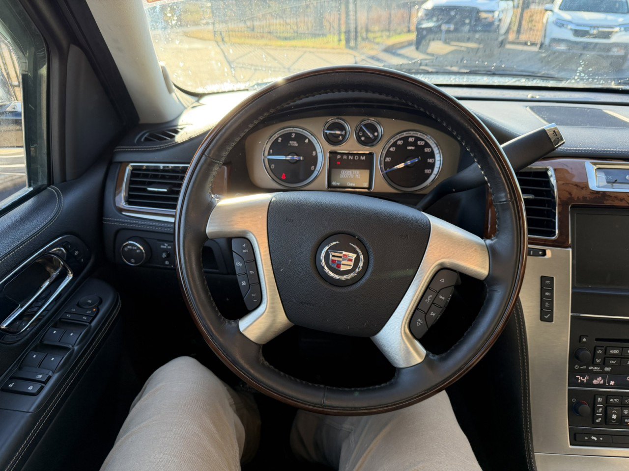 Used 2012 Cadillac Escalade ESV Platinum image 28