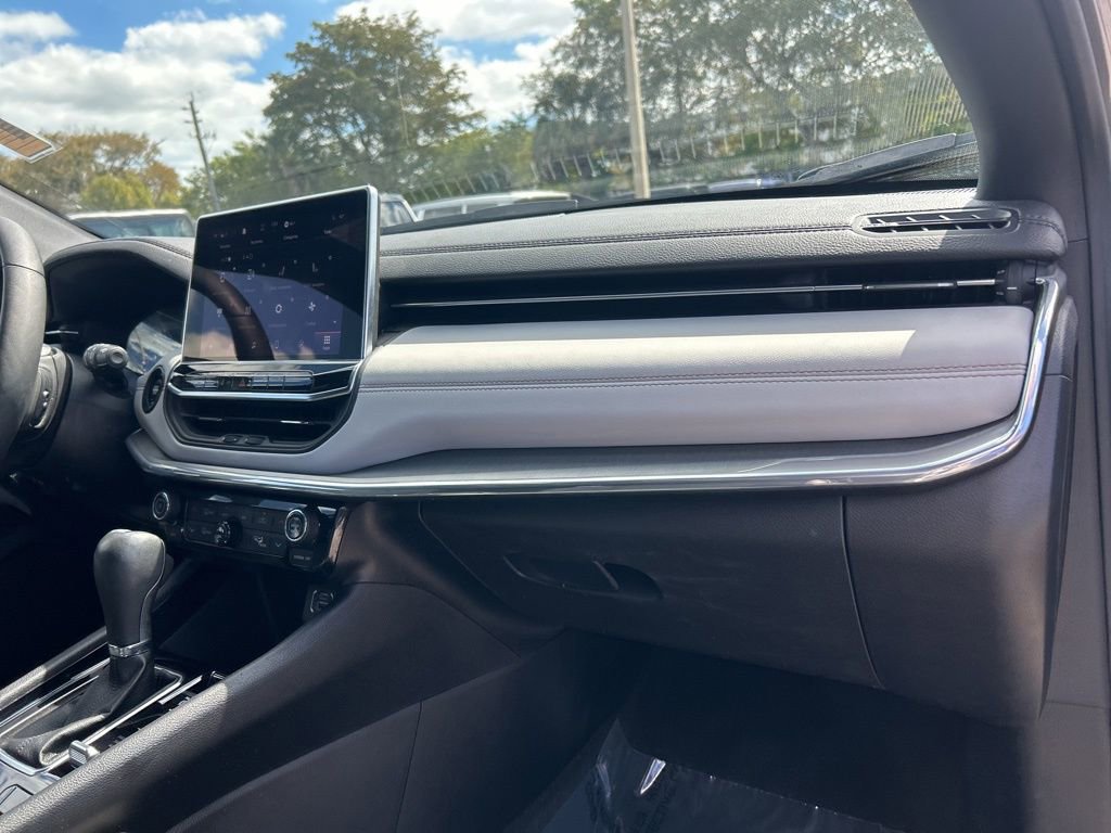 Used 2023 Jeep Compass Limited image 23