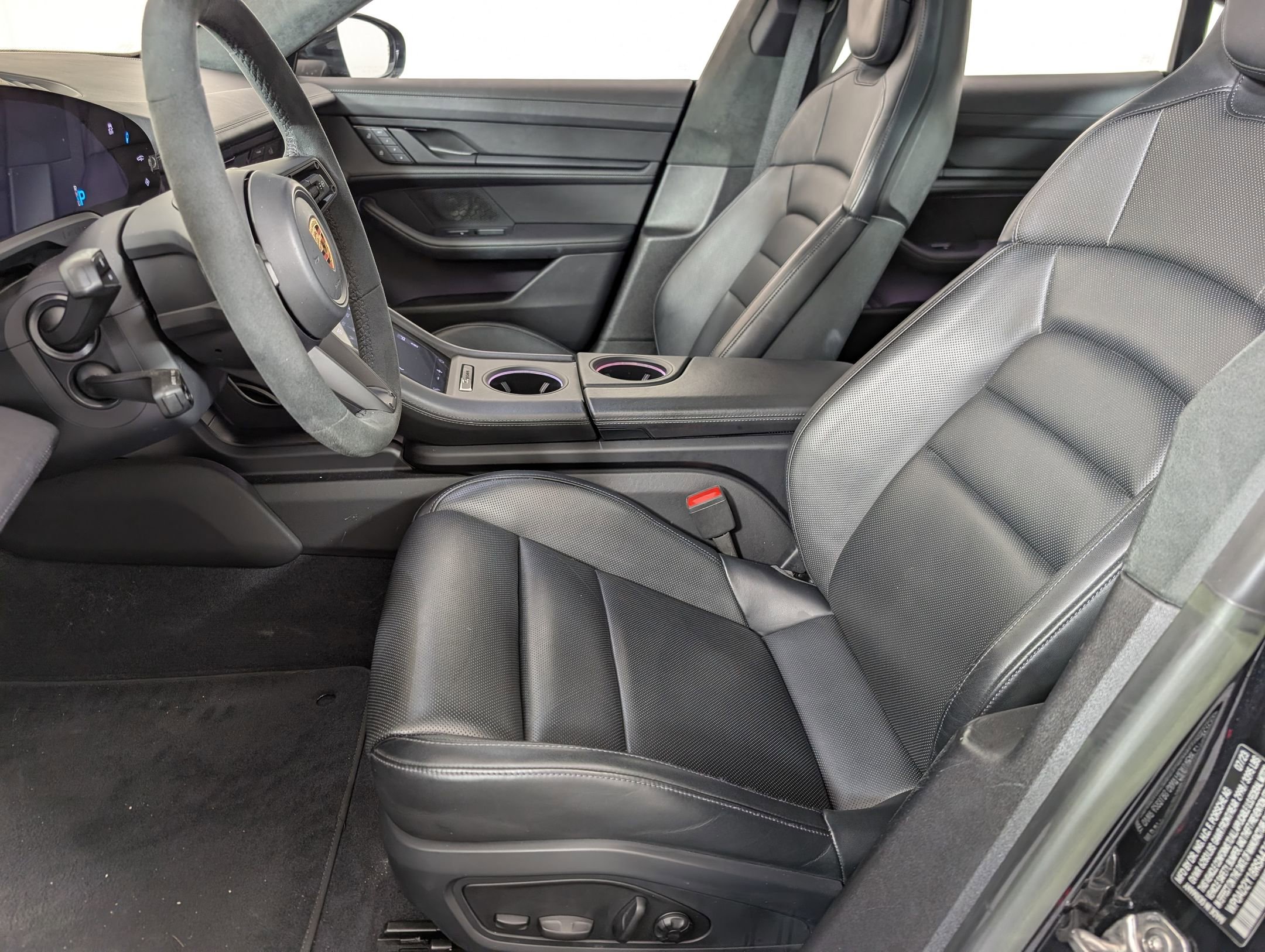 Certified 2024 Porsche Taycan GTS image 5