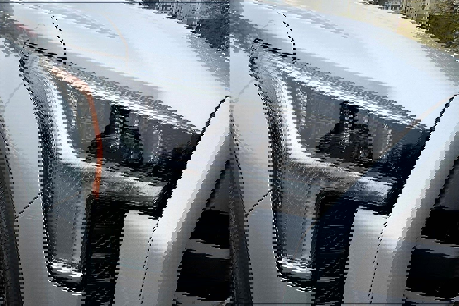 Used 2025 Toyota Tundra Limited image 27