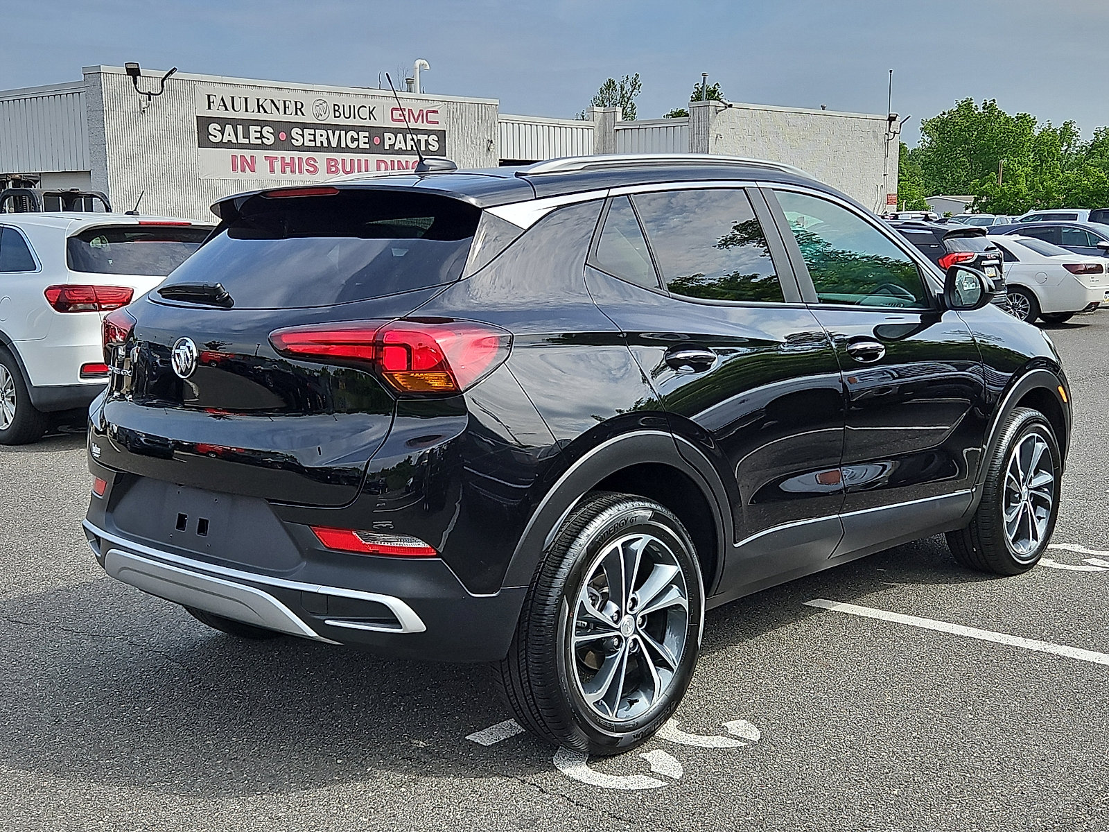 Used 2023 Buick Encore GX Select w/ Safety Package II AWD/4WD image 6