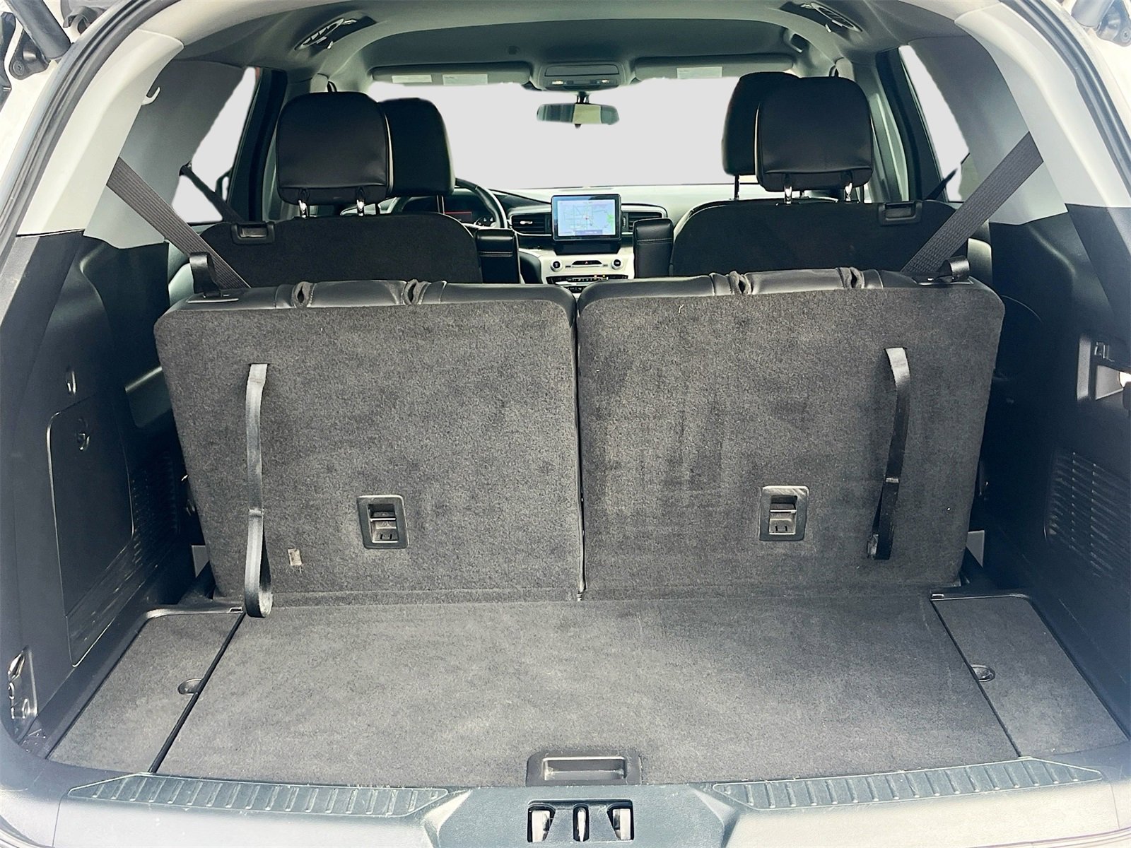 Used 2021 Ford Explorer XLT w/ Equipment Group 202A image 27