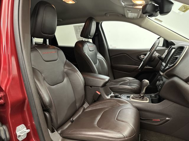 Used 2015 Jeep Cherokee Trailhawk AWD/4WD image 28