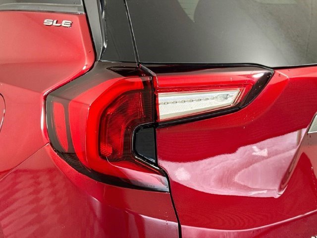Used 2022 GMC Terrain SLE w/ Driver Convenience Package FWD image 35