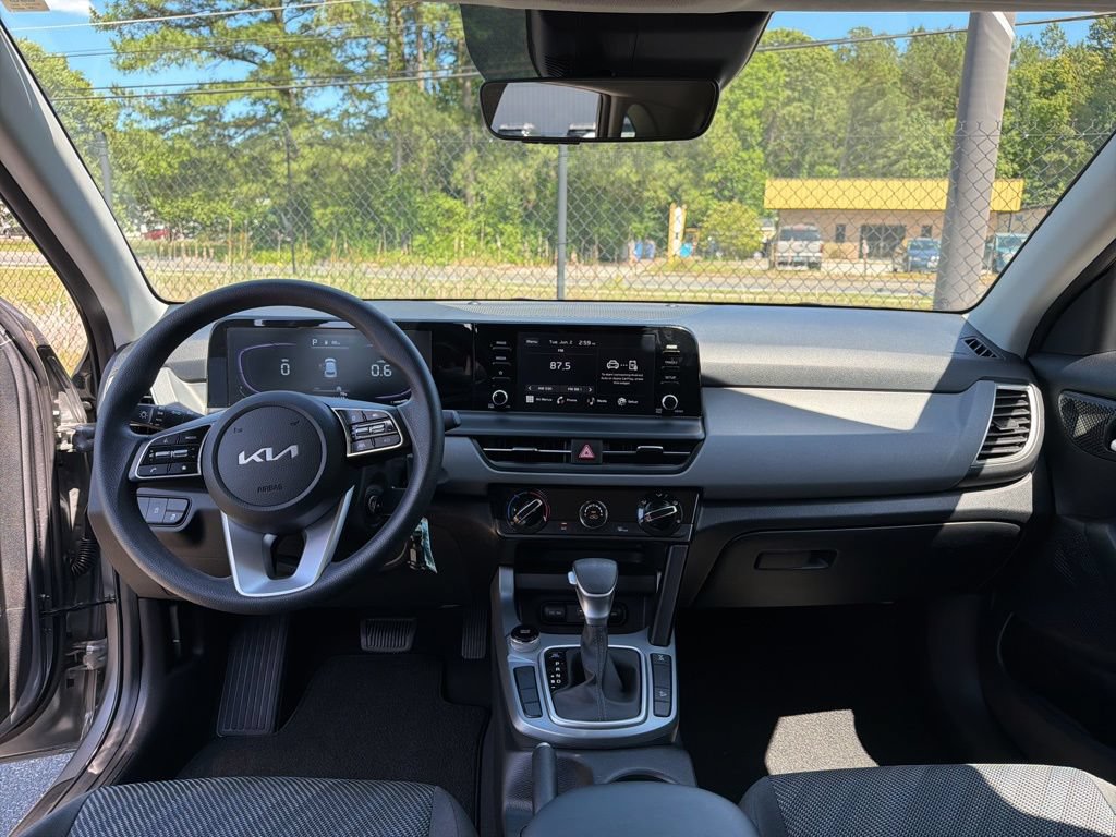 Certified 2025 Kia Seltos LX AWD/4WD image 8