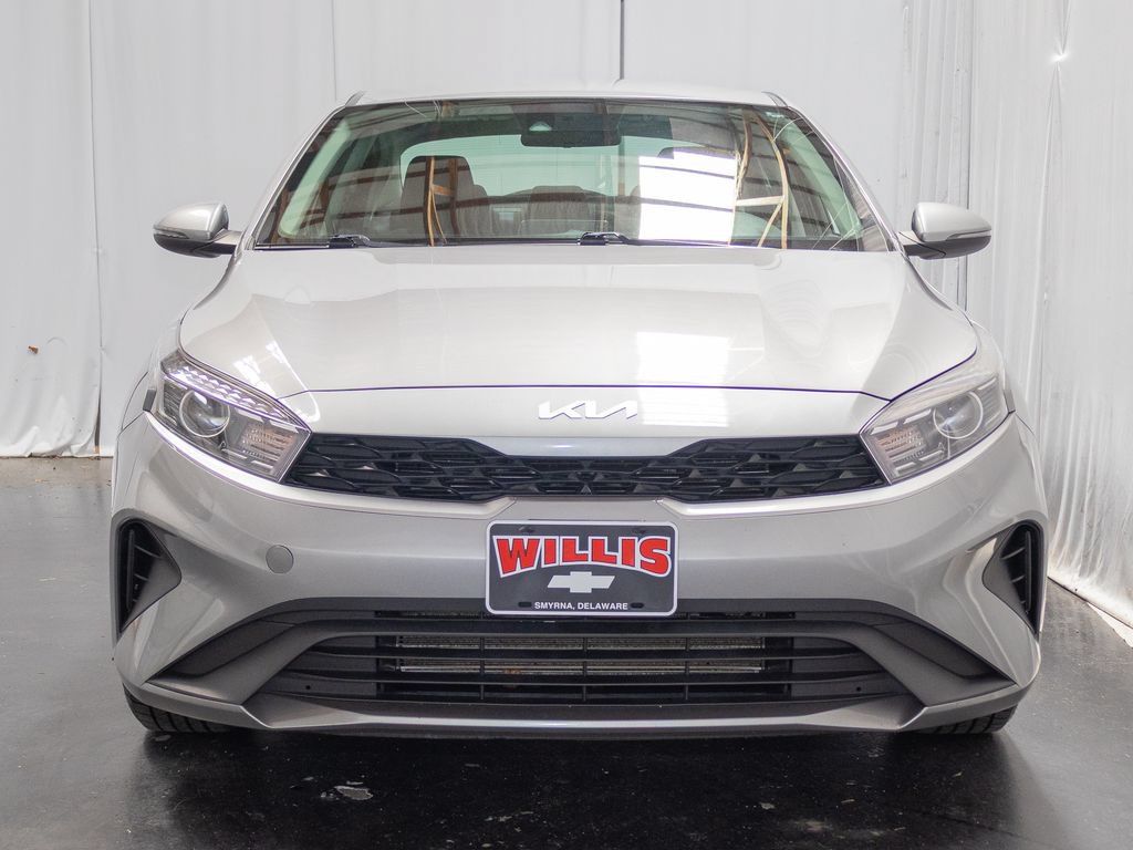 Used 2023 Kia Forte LXS w/ LXS Technology Package FWD image 2