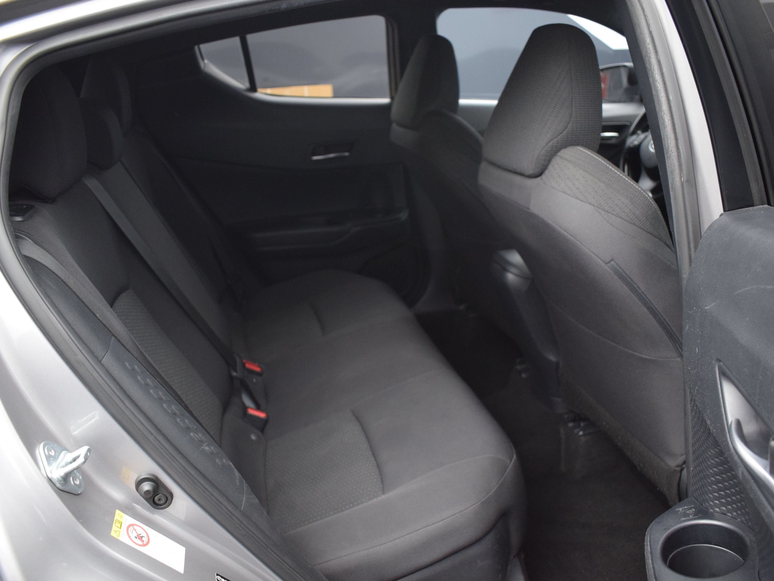 Used 2018 Toyota C-HR XLE FWD image 11