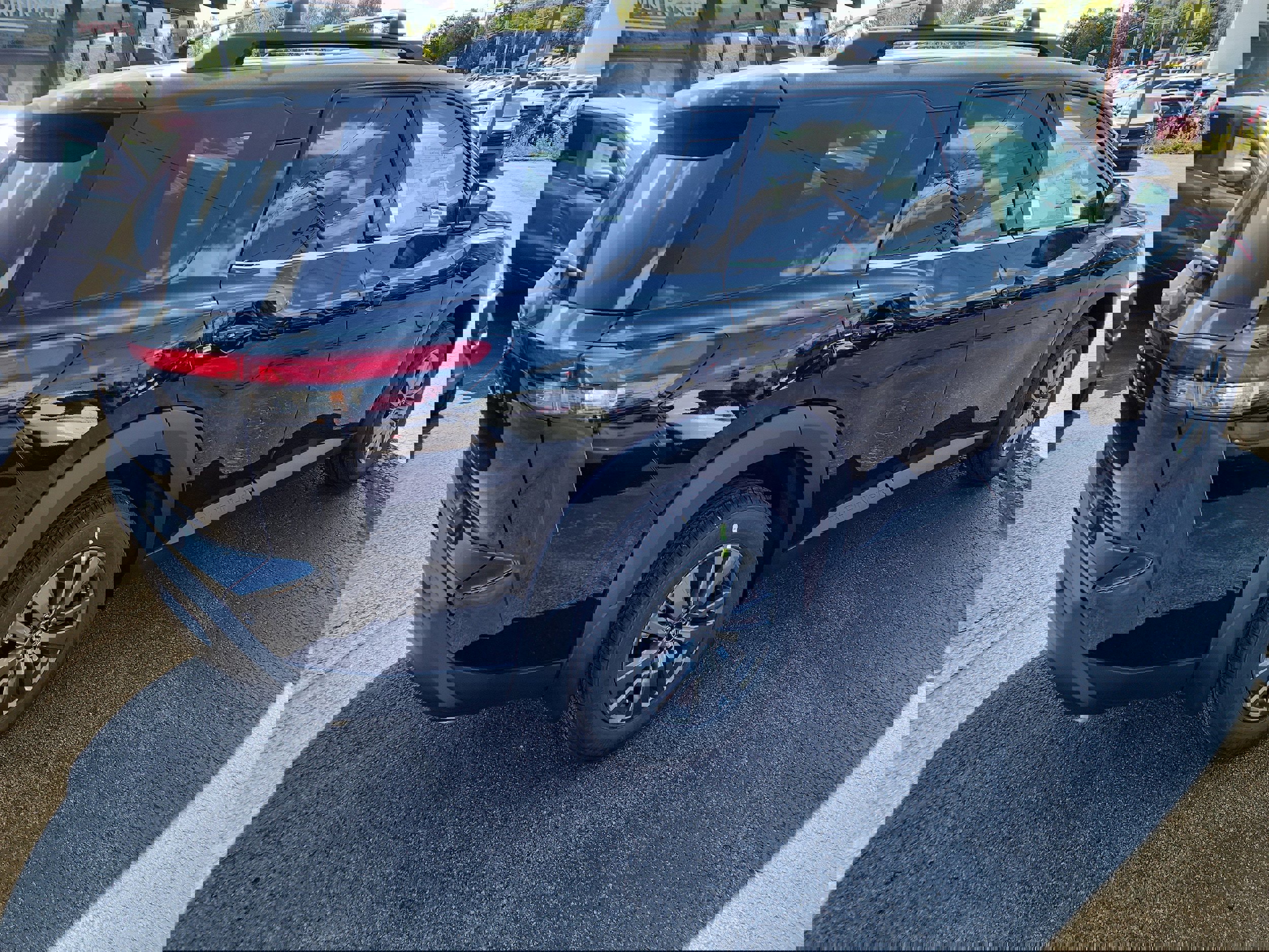 New 2025 Nissan Pathfinder SV w/ Black Appearance Package image 8