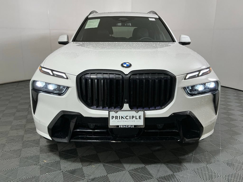 Certified 2026 BMW X7 xDrive40i w/ M Sport Package AWD/4WD image 3