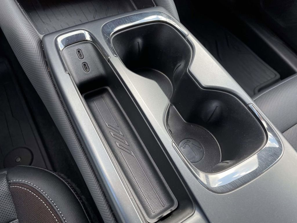 Used 2024 Chevrolet Equinox EV RS image 19