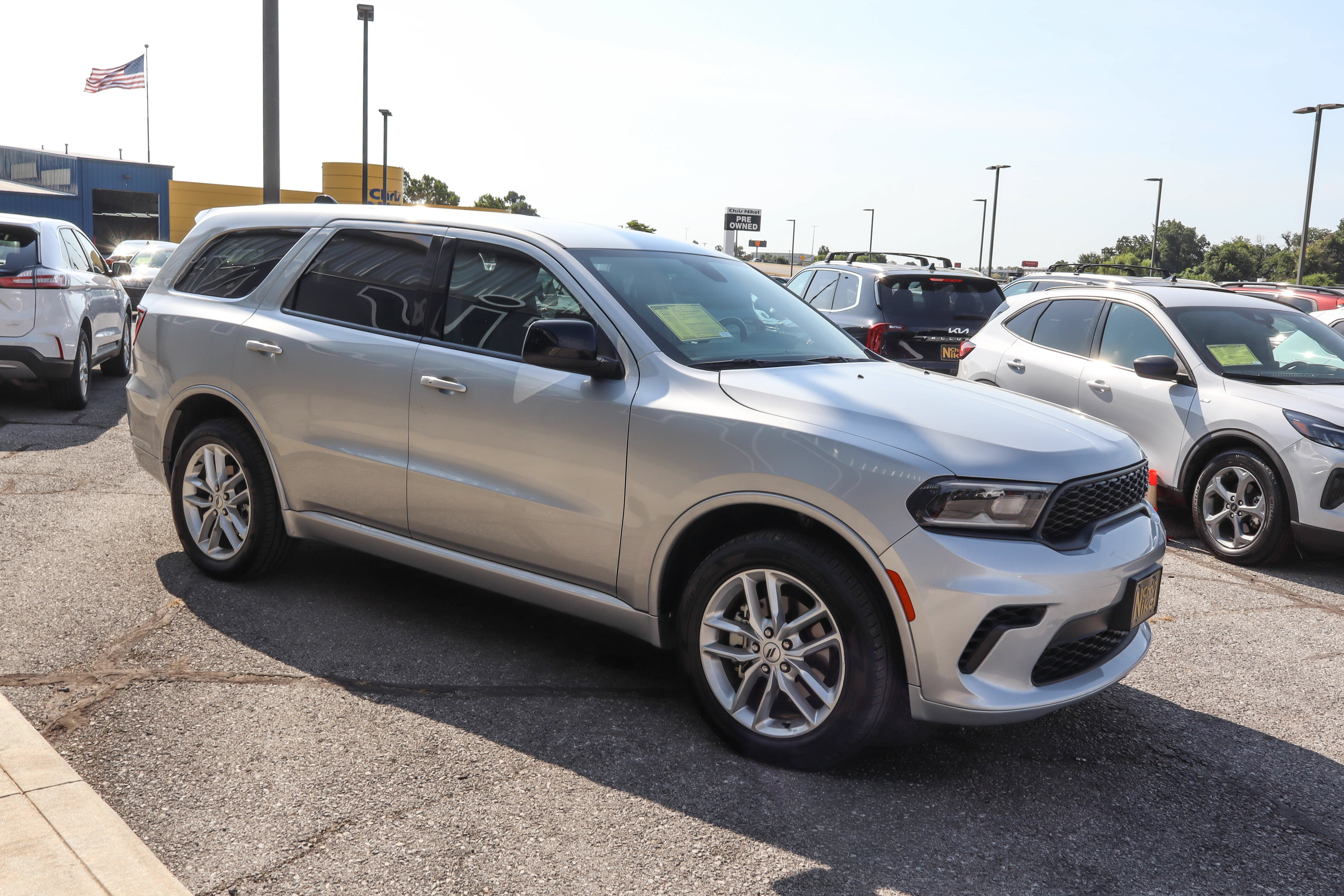 Used 2025 Dodge Durango GT AWD/4WD image 3