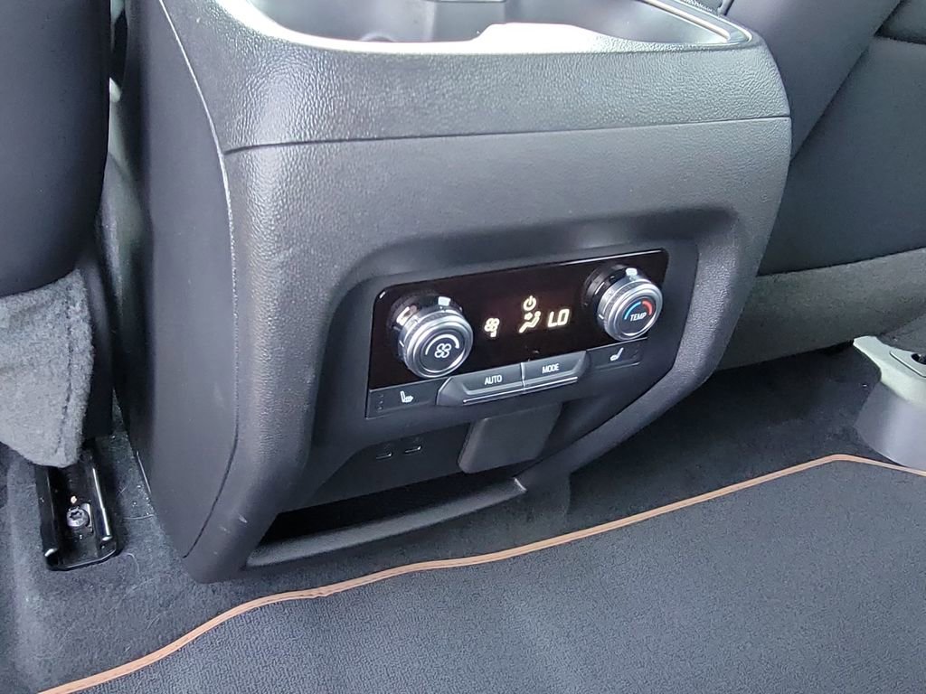 Used 2026 GMC Acadia AT4 w/ Luxury Package AWD/4WD image 22