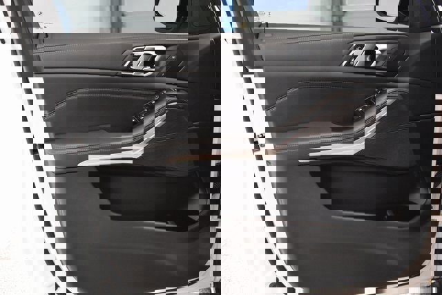 Used 2023 BMW X5 xDrive40i w/ Premium Package image 22