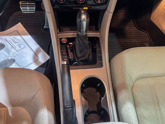 Used 2020 Volkswagen Passat 2.0T SEL image 18