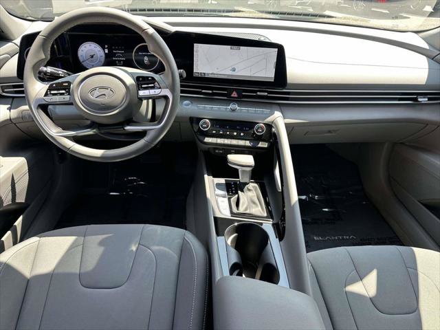 Certified 2025 Hyundai Elantra SEL FWD image 14