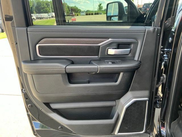 Used 2025 RAM 2500 Laramie AWD/4WD image 22