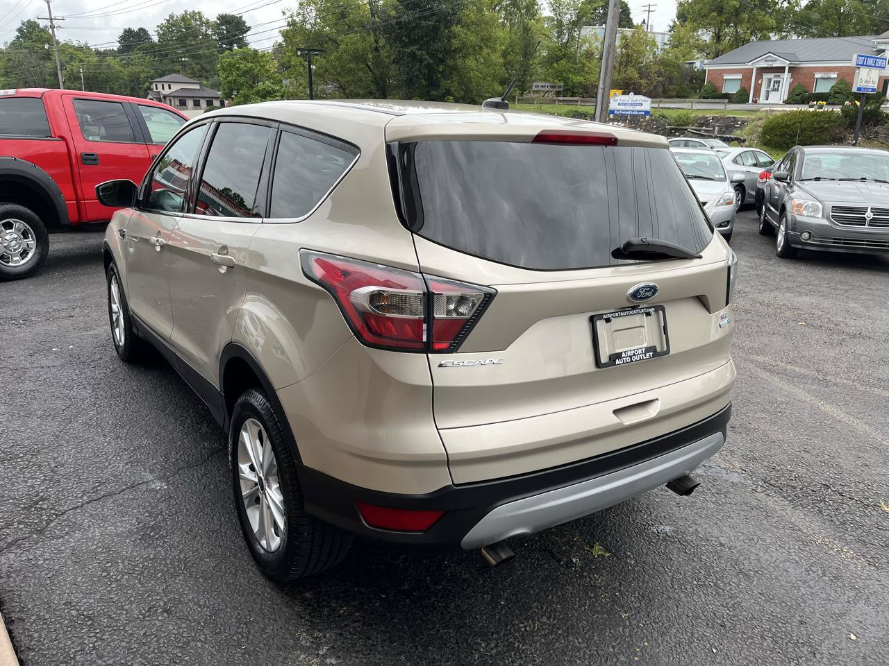 Used 2017 Ford Escape SE AWD/4WD image 9