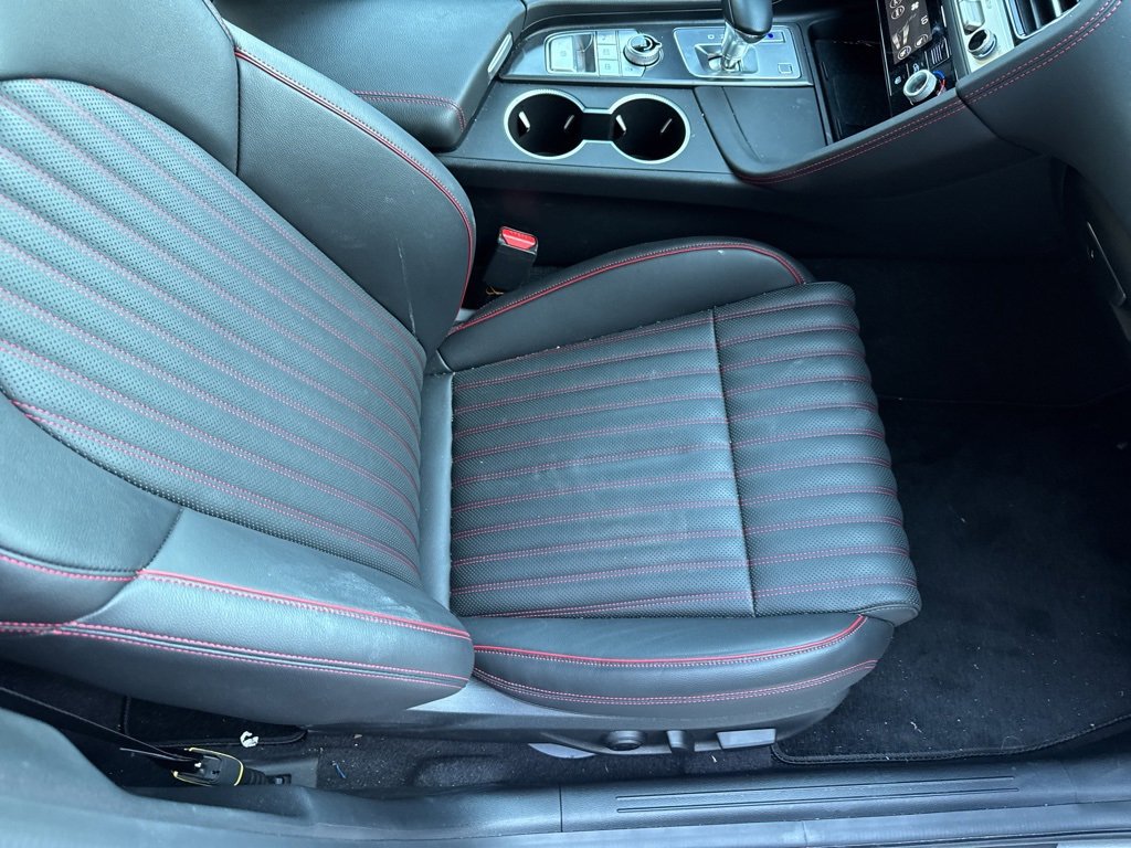 Used 2025 Genesis G70 2.5T w/ Sport Prestige Package image 13