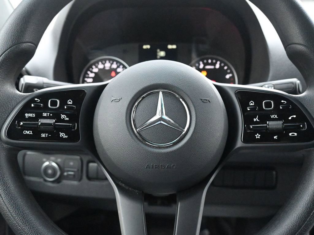 Used 2024 Mercedes-Benz Sprinter 2500 image 32