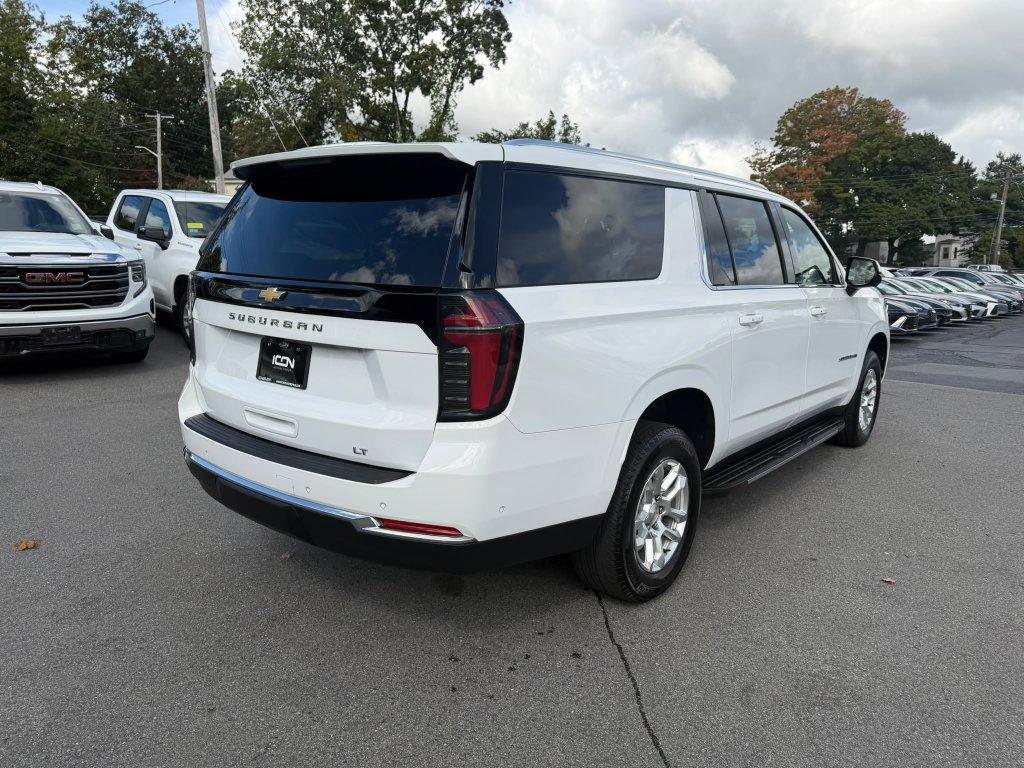 Used 2025 Chevrolet Suburban LT AWD/4WD image 5