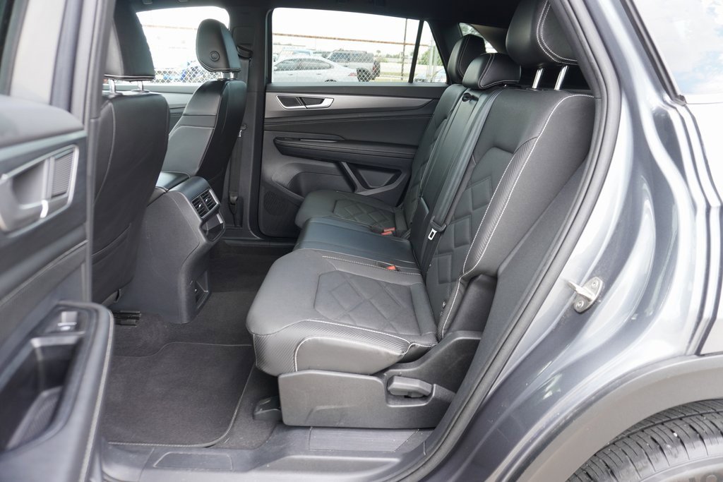 Used 2024 Volkswagen Atlas Cross Sport SE image 18