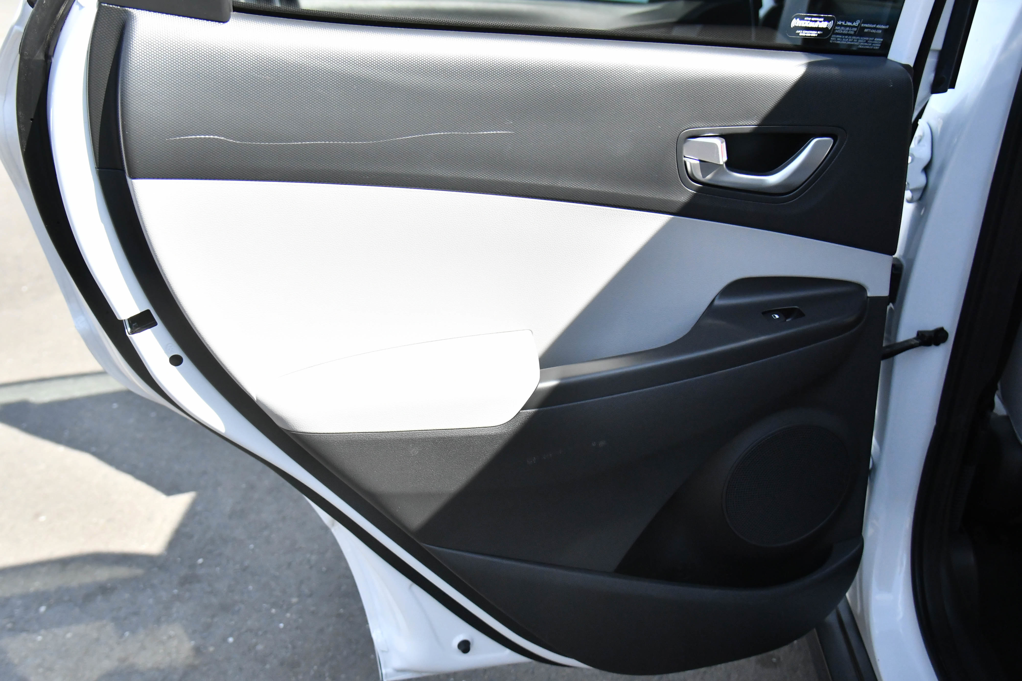 Used 2023 Hyundai Kona SE image 32