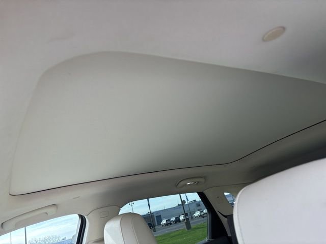 Used 2020 Cadillac XT5 Premium Luxury w/ LPO, Floor Liner Package image 30