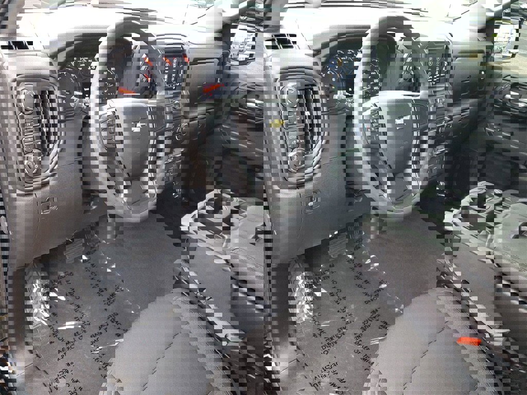 Used 2025 Chevrolet Silverado 1500 Custom image 6