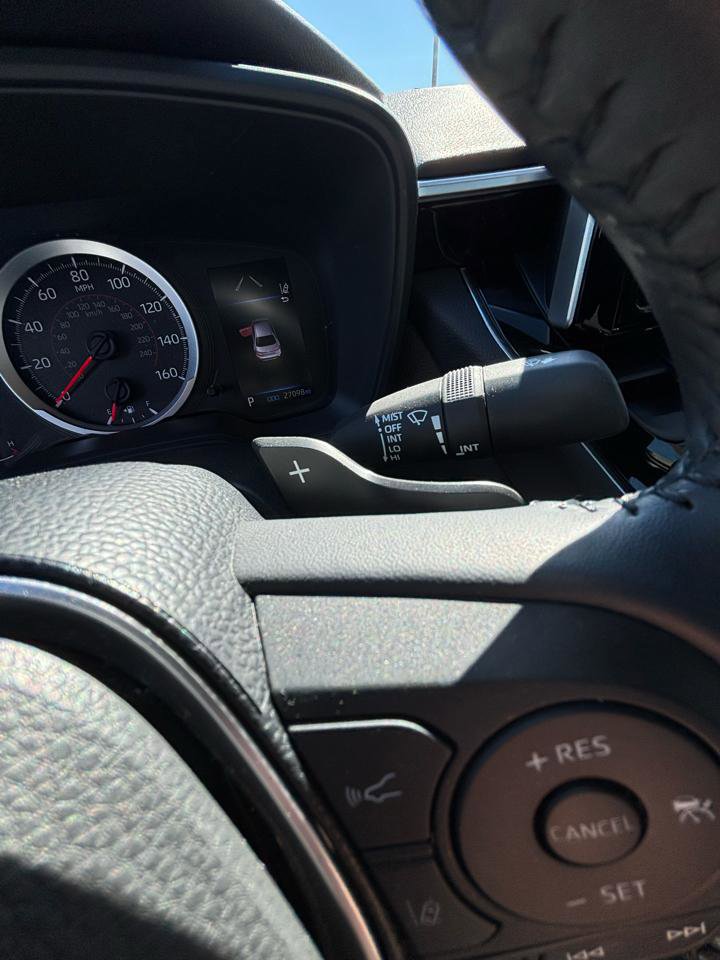 Used 2020 Toyota Corolla SE FWD image 15