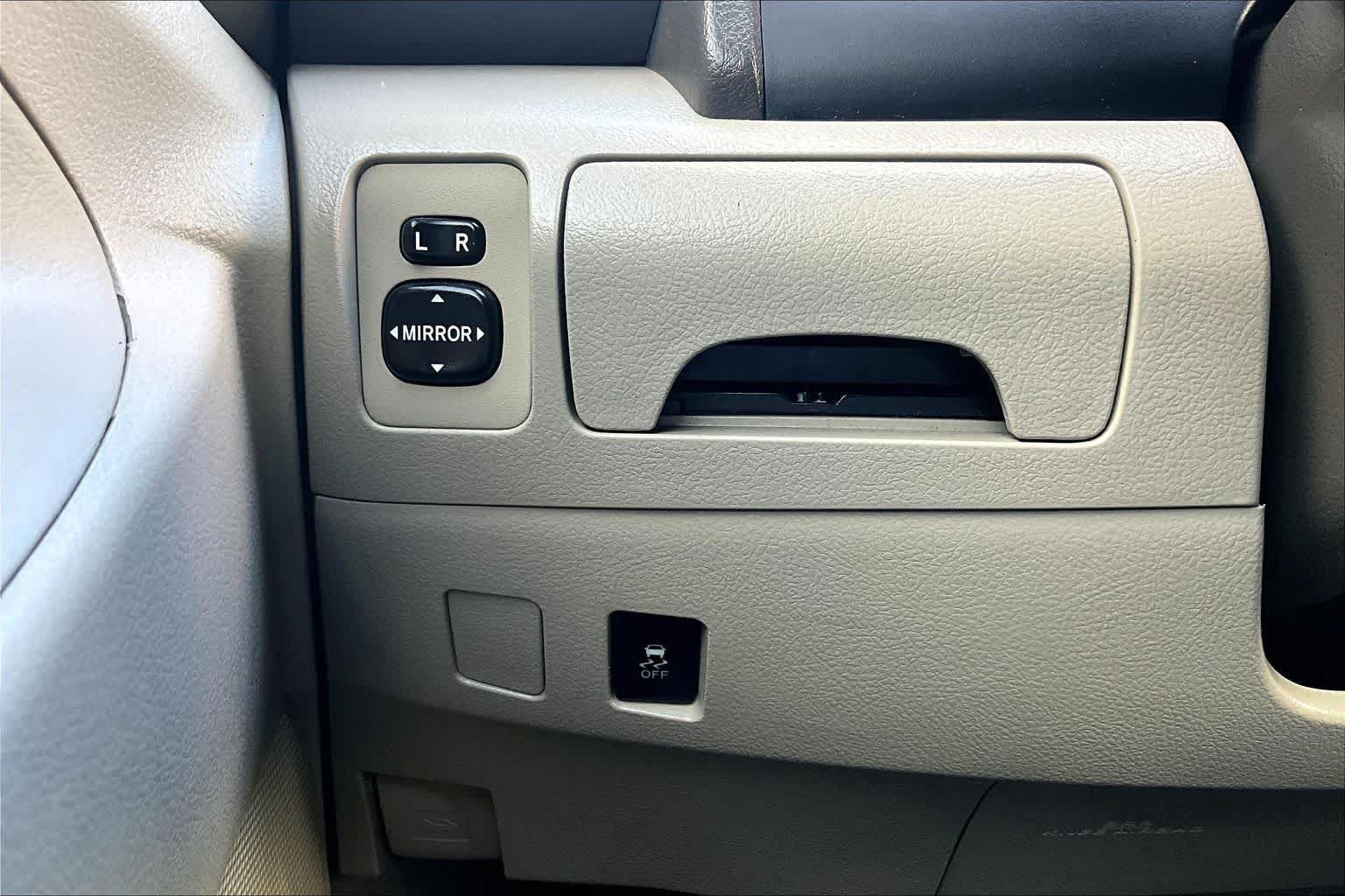 Used 2011 Toyota Camry LE w/ LE Extra-Value Pkg FWD image 31