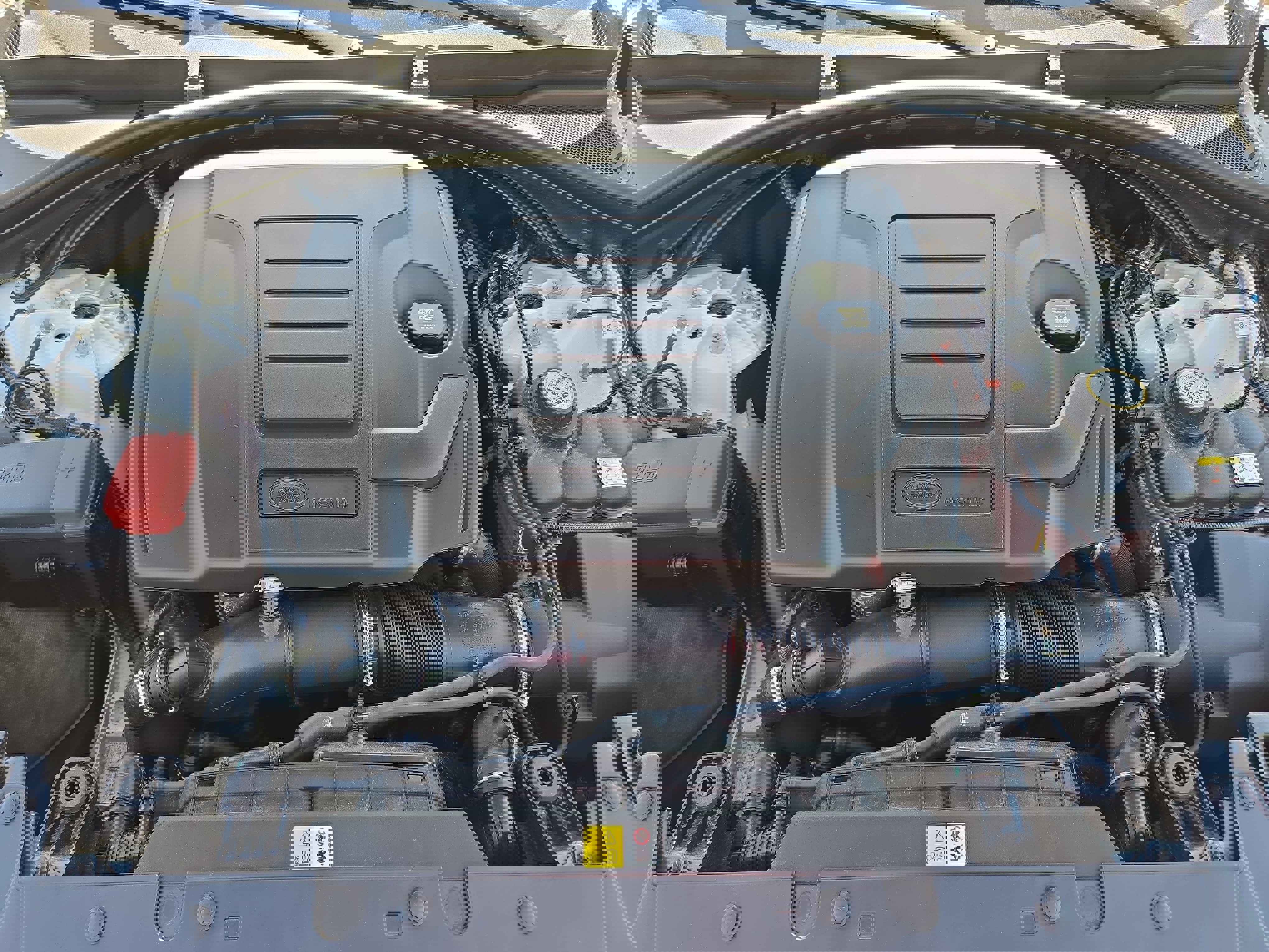 Certified 2025 Land Rover Range Rover Velar Dynamic SE AWD/4WD image 31