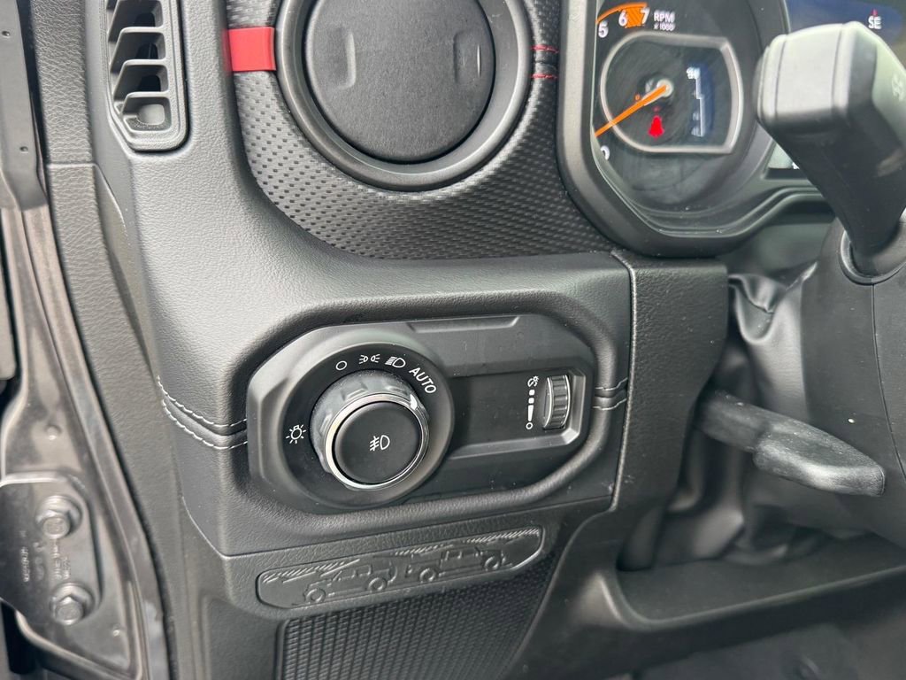 Used 2025 Jeep Wrangler Unlimited Rubicon AWD/4WD image 18