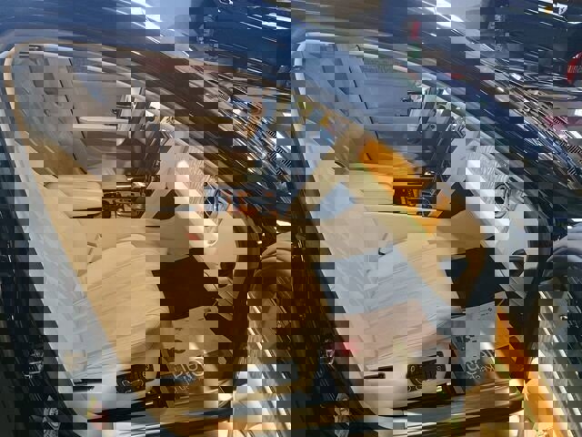 Used 2015 Bentley Flying Spur V8 image 25