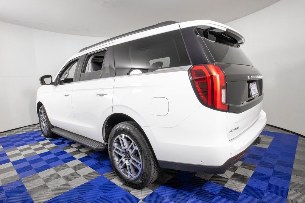 Used 2025 Ford Expedition Active image 6