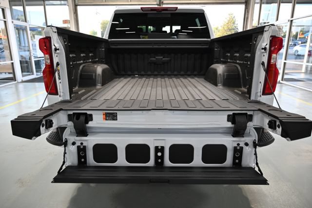 New 2026 Chevrolet Silverado 1500 High Country w/ High Country Premium Package AWD/4WD image 9