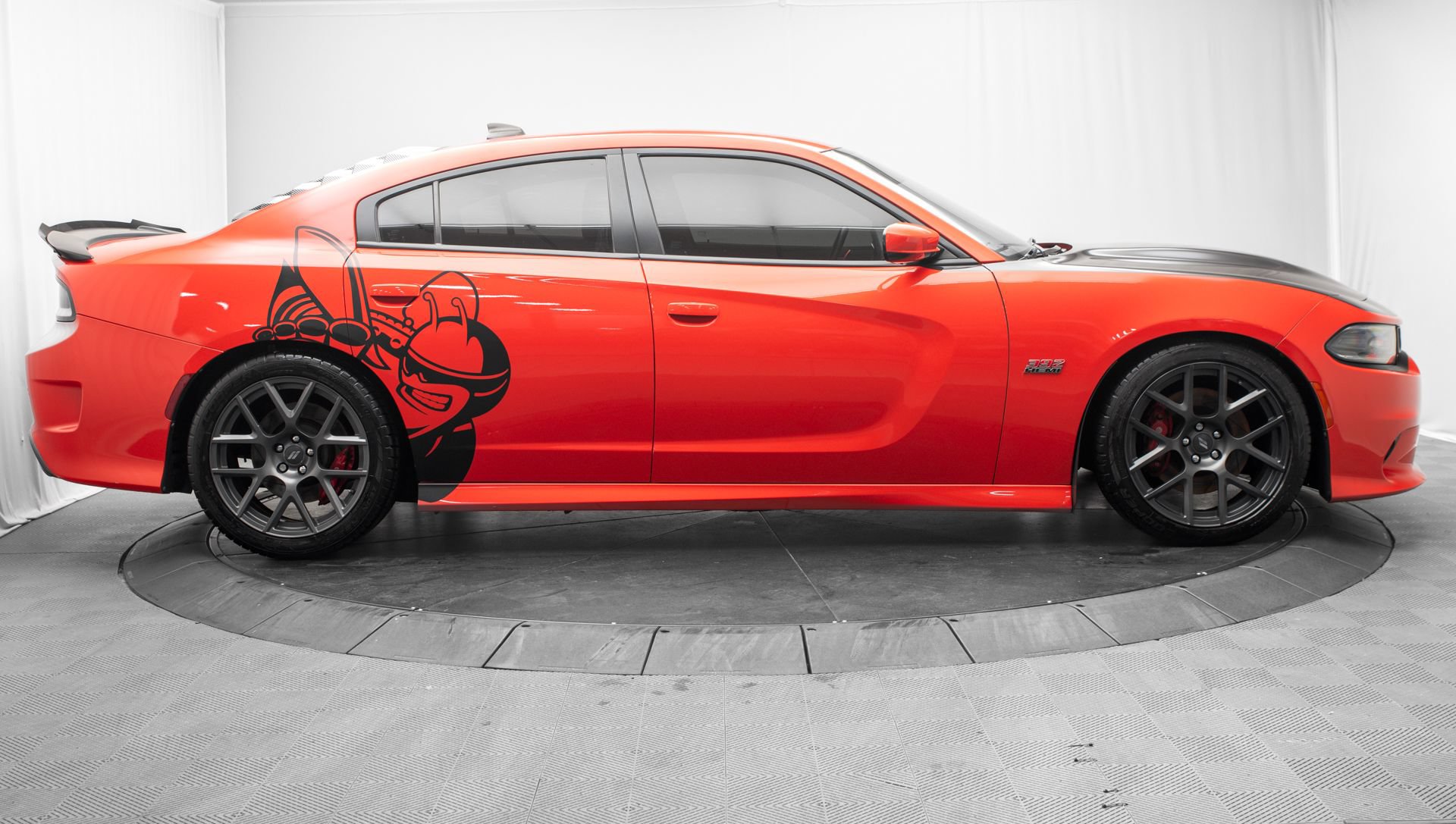 Used 2017 Dodge Charger R/T Scat Pack w/ Beats Audio Group RWD image 2