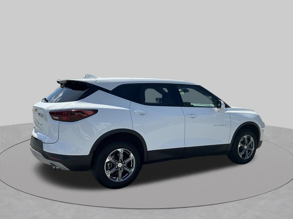 Used 2024 Chevrolet Blazer LT FWD image 10